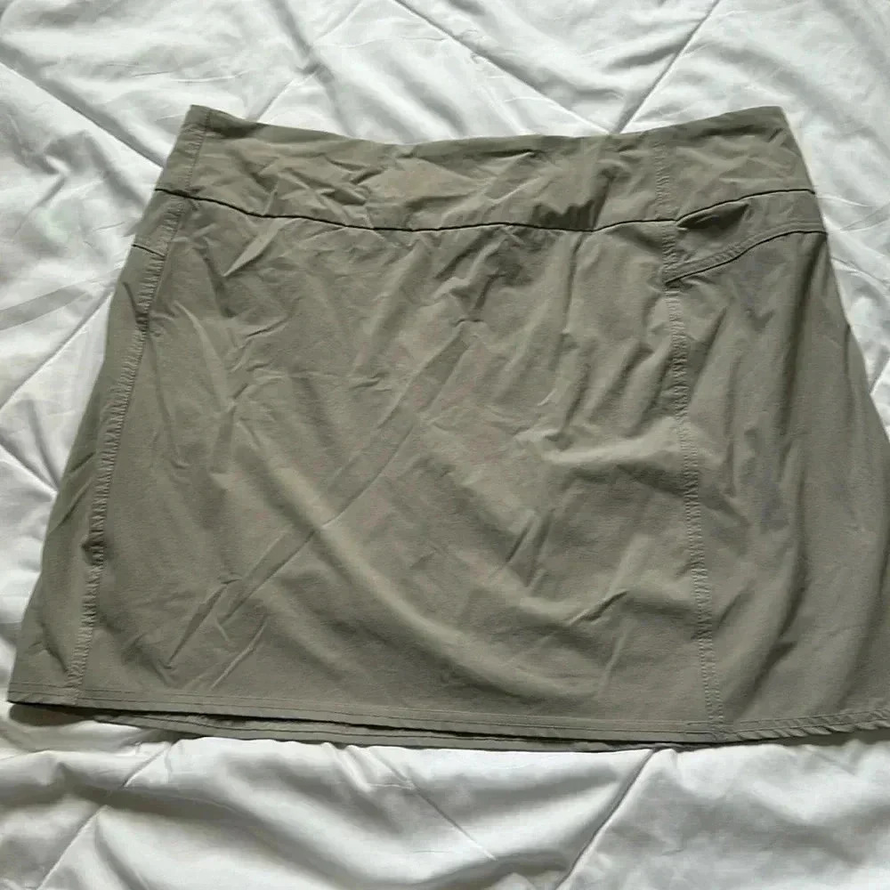 Ascend gray sport flex stretch trail skort dry defend outdoor wet weather large